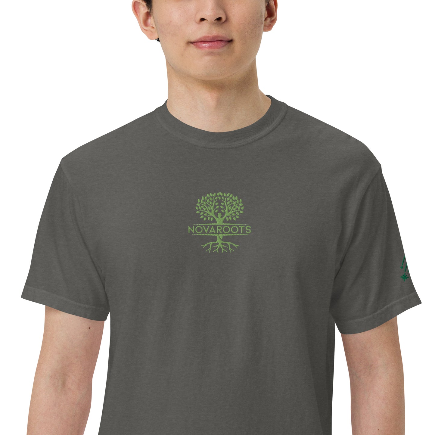 Embroidered heavyweight t-shirt 100% Cotton